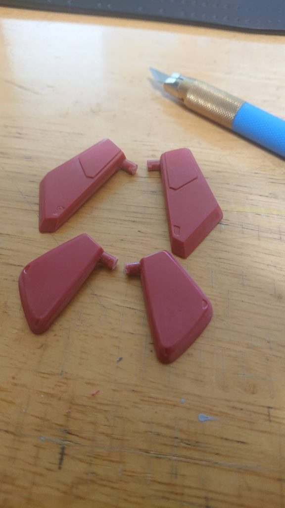 フロントアーマー、リアアーマーは稼働するように分割しました。