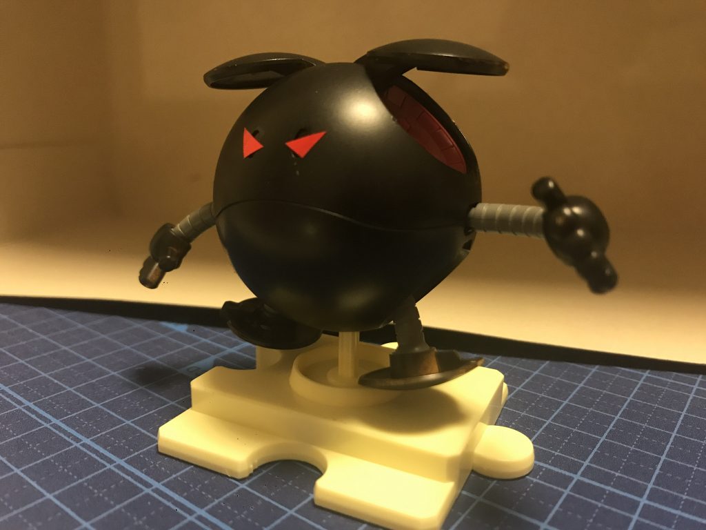 三角目を貼っただけ、なんちゃってサイコハロ！