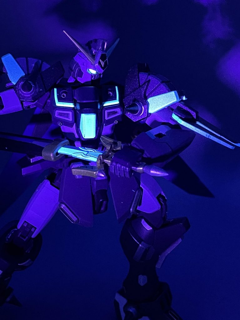 胴体のコアからエネルギーを伝達しているイメージ。