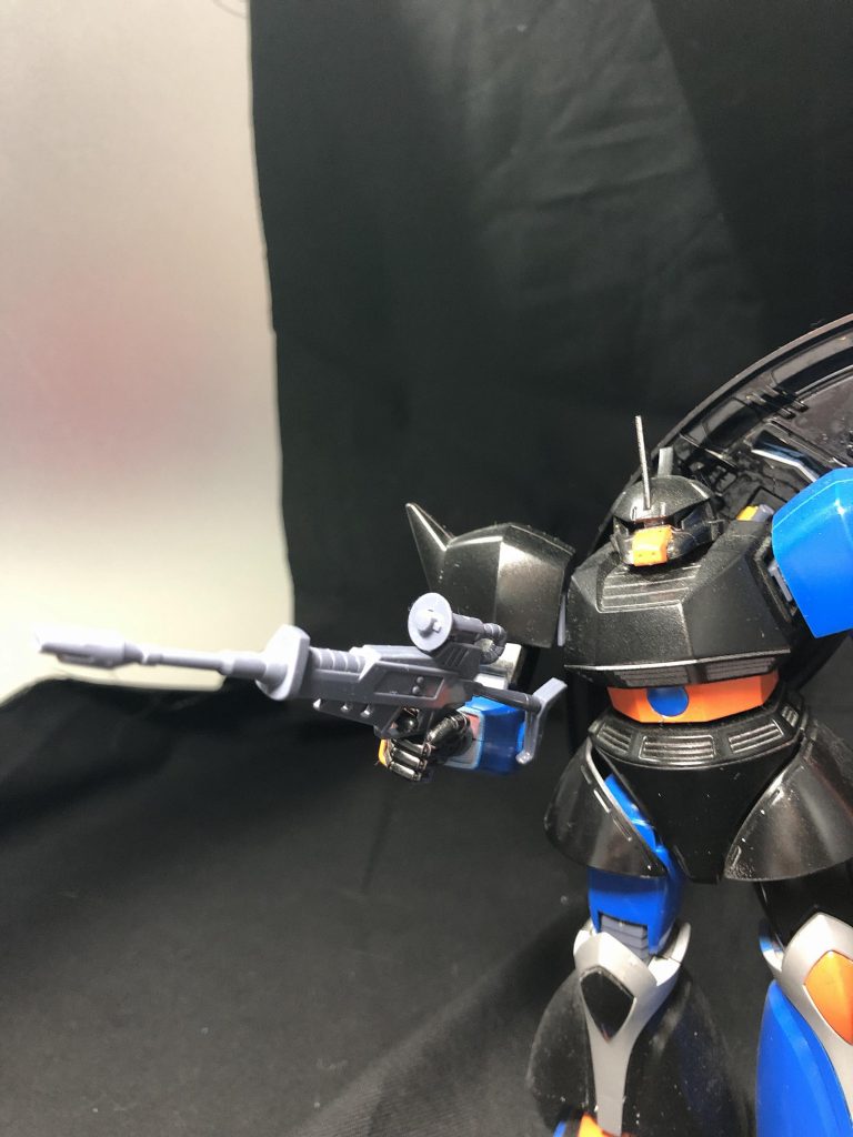 ビームライフル無くさずに持っていました。笑