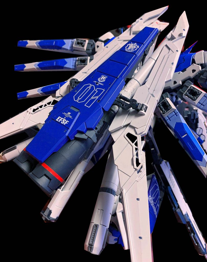 背面ユニットはこの形がいい。単体でも飛行できそうな感じ。本来どういう設定か知らんけど。