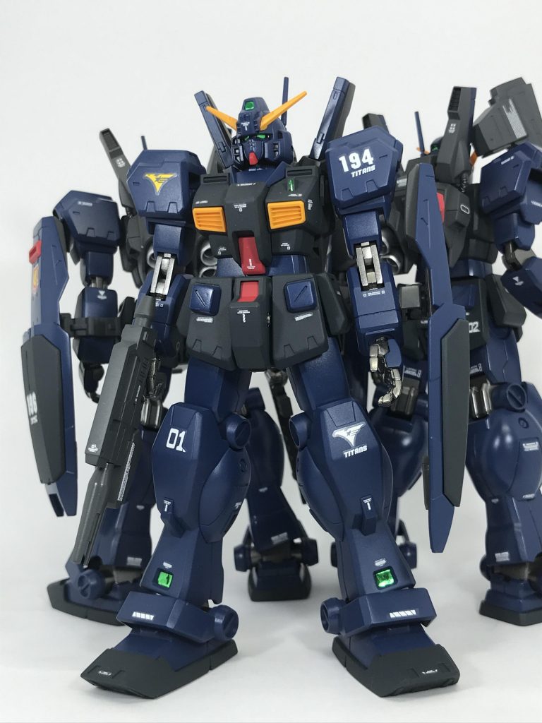 1号機(機体No.194)ビームライフル装備型。写真だと見づらいですが、ジムⅡのものにマークⅡのEパックを取り付けた小改造を施しております。