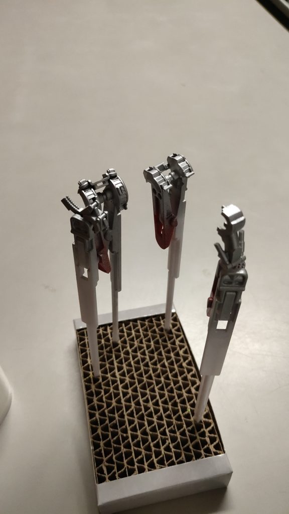 フレーム塗装。このままだとギラギラしてるし手につくのでつや消ししました(つや消ししかないw