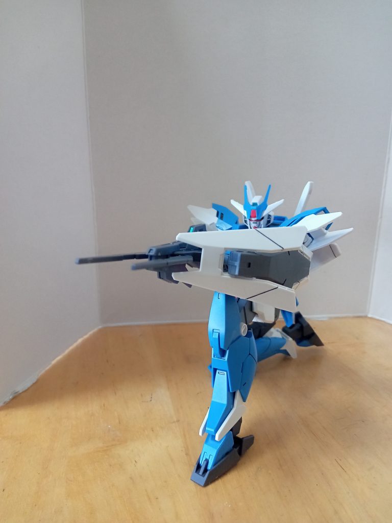 ビームライフルとシールドの連結ギミックも搭載しています。カッコイイ以外の言葉が出ませんね。