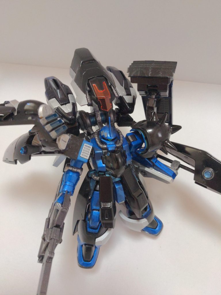 ちゃんとザクヘッドはあります。左腕以外はそのまま使用しています。