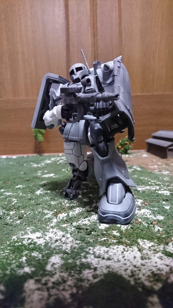 右膝のジャッキのお陰で膝立ちも容易になりました(^-^)物陰に身を隠すのにも使えます(笑)