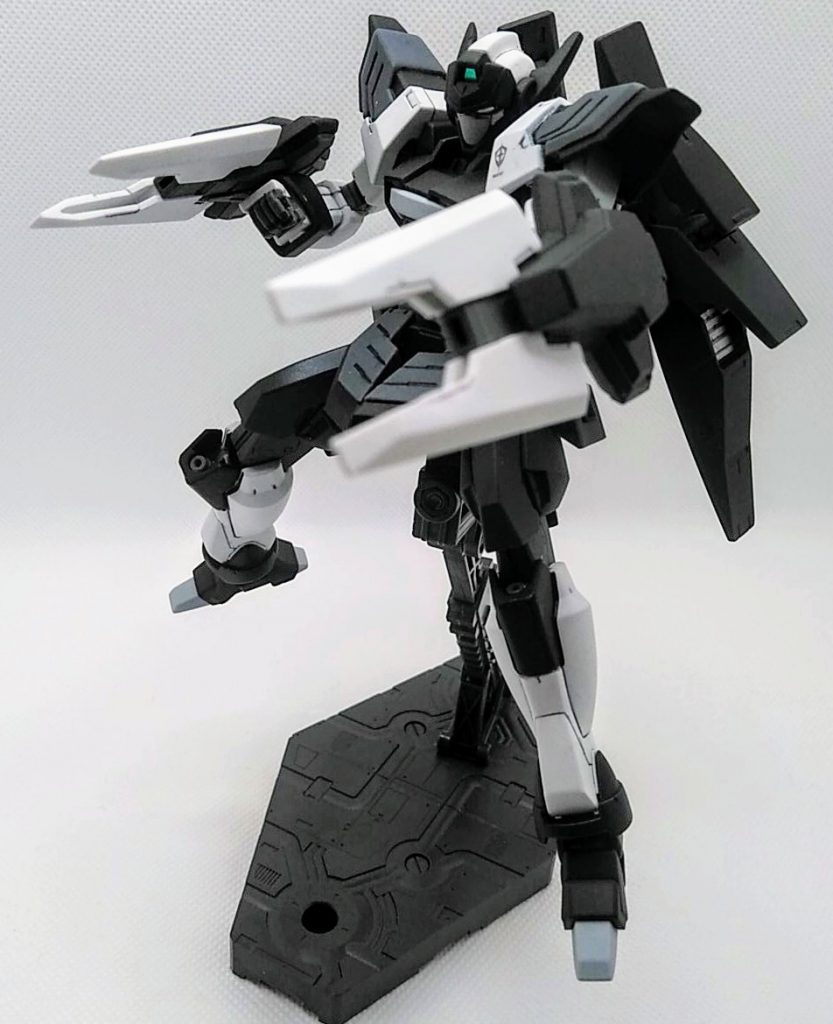 シールドライフル射撃ポーズ