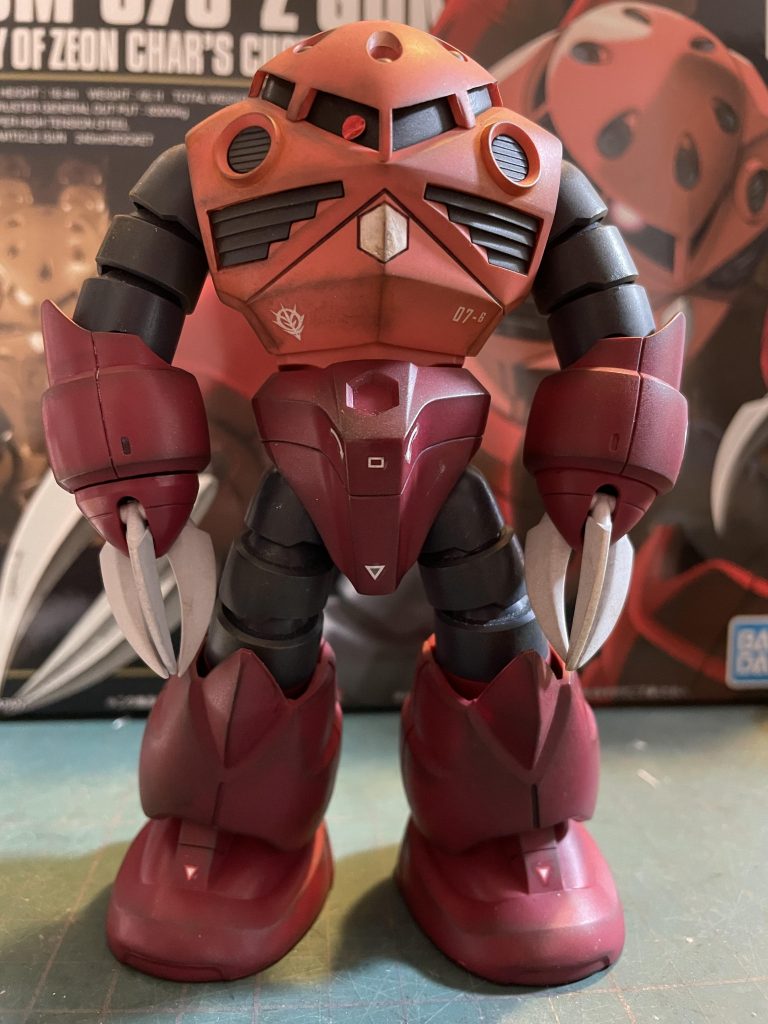 艶消しをコーティング後タミヤのウェザリングマスター『スス』を使ってウェザリングをした状態。