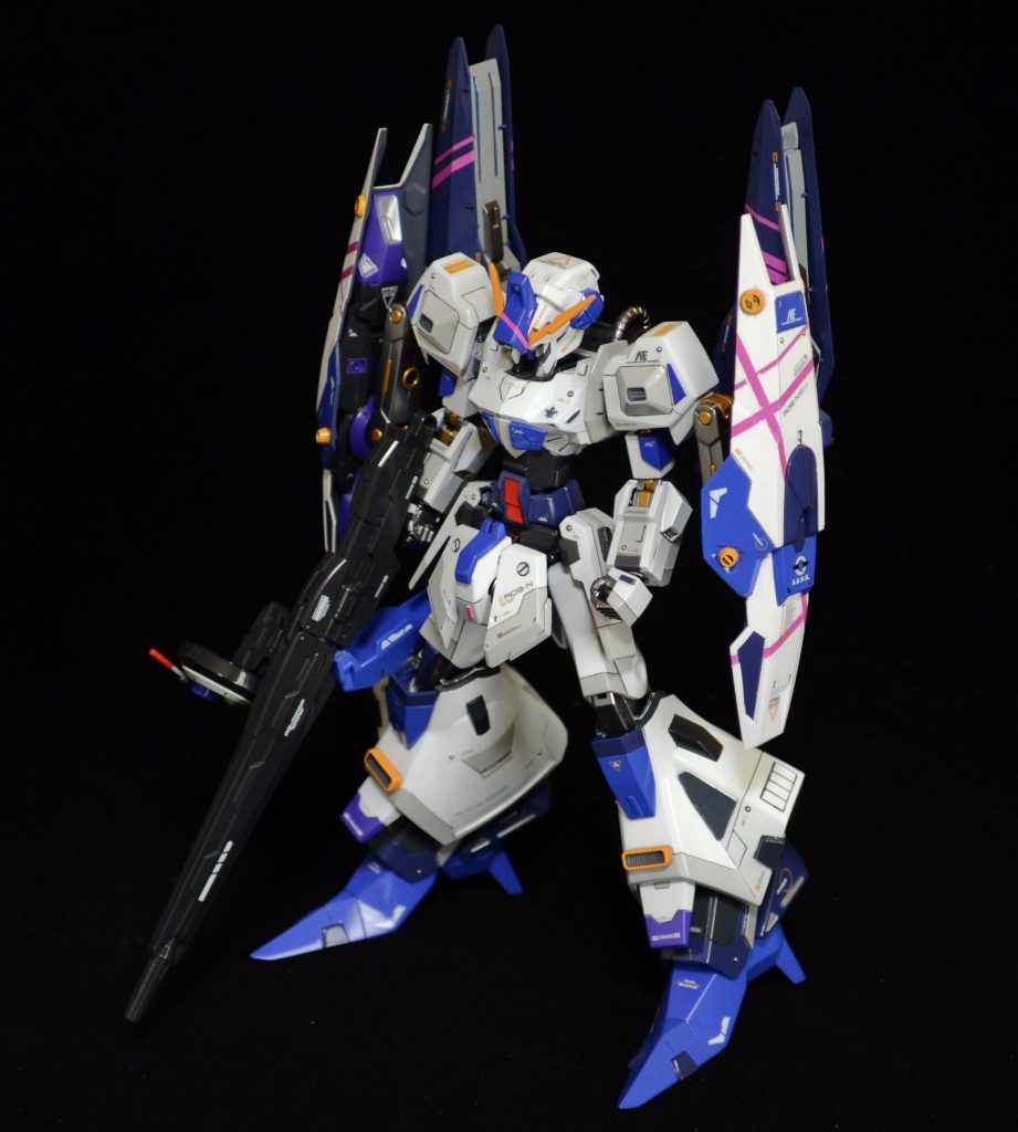 頭部はビルドガンマガンダム+リックディアス。肩はリックディアス+コアガンダム、腕はガルバルディβ。胸部は百万式+ゼータガンダム等を使用しました。