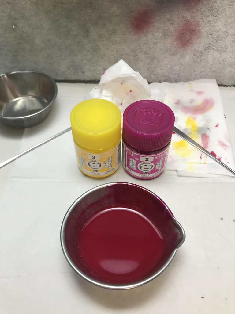 チョコレート色下地に白でハイライトを入れたのですが写真なくなっちゃった(><)調色はクレオスの色ノ源マゼンダとイエローです。5:2.5くらい、あくまで感覚です。