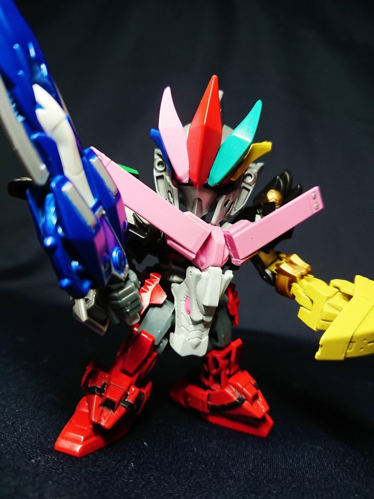 各種ヒーローズ&創傑伝と三国伝パーツを本体に使用し、30MMのパーツでショベロー部分を再現しました。サイズ感としてはコンパクトにまとめています。