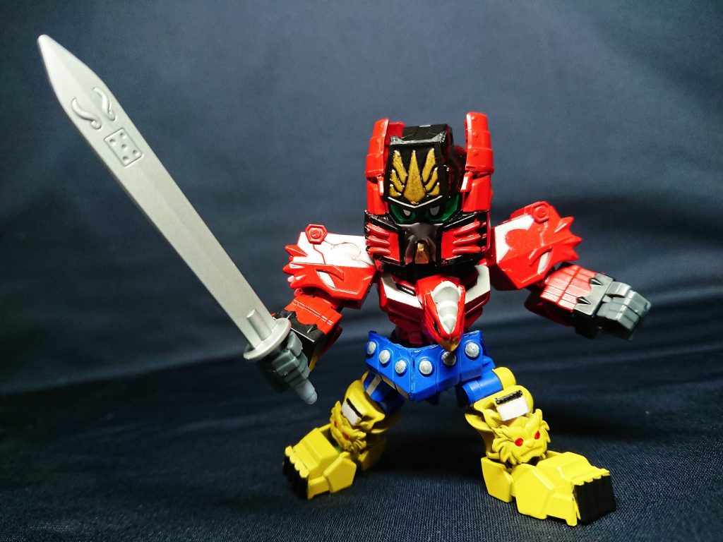 余計なパーツも無いので可動は優秀。写真だけでは伝えきれないのが惜しいw腰周りの装飾も無いため立て膝もできます。