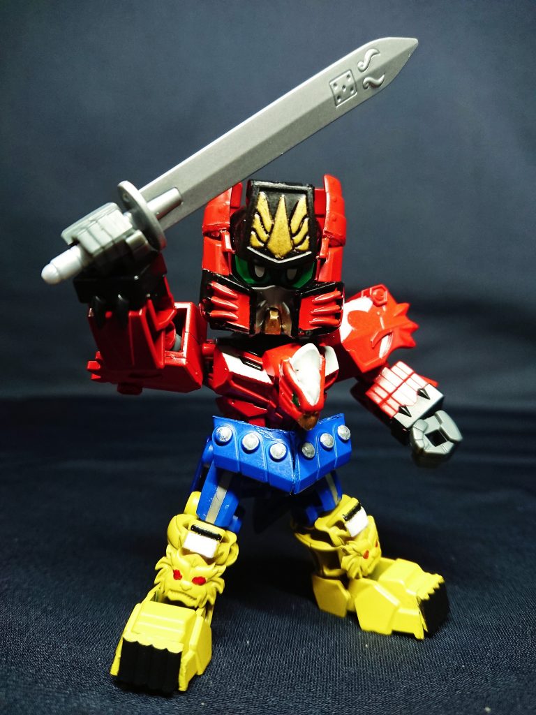 ウォーリアワールドのコロッセオで戦い続ける老兵。過去に王の資格と呼ばれていたハロを探し求めていたこともある。過去にはウォーリアワールドの王を務めていた。