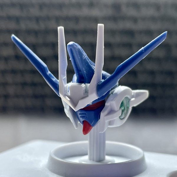 現在製作中「ガンダムジェミナス」改造機素材としてアストレイBフレームセカンドL、ダブルオーセブンスソードを使用細かな設定は後々…ビルダーズ系の考えで製作しているので歴史云々は無関係方向で〜（3枚目）