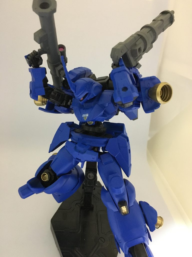 武器交換も出来ます!シエルノヴァ指揮官機の肩部をスラスター兼アタッチメントにしてるのですが、これが意外とふにゃふにゃ動いてくれるのです!(≧∀≦)