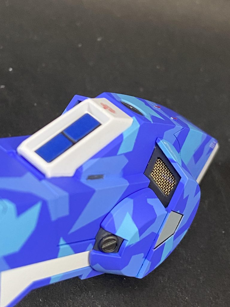 ダクトやスリットには真鍮メッシュをあしらいました！！