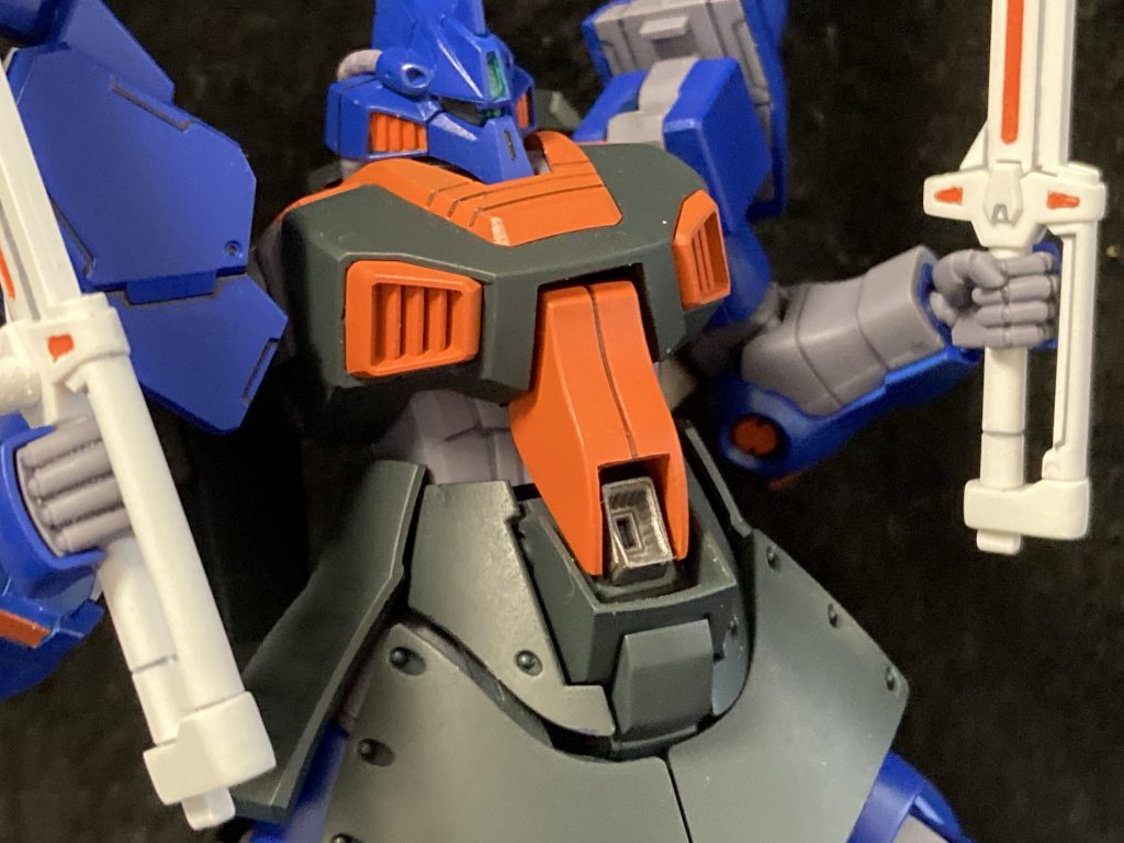 接近戦の不意打ちとしてメガ粒子砲を腹部にセット。ジェネレータ直結なので割と冗談ではない威力を誇る。