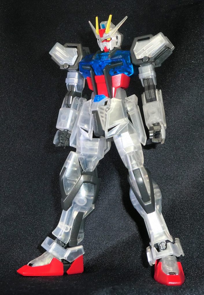 ツインアイの影で黒く見える部分は黄部分以外黒で塗りつぶし白パーツはムーンストーンパール、それ以外の透けてパーツの色が目立つ箇所はスターブライトシルバーで塗装