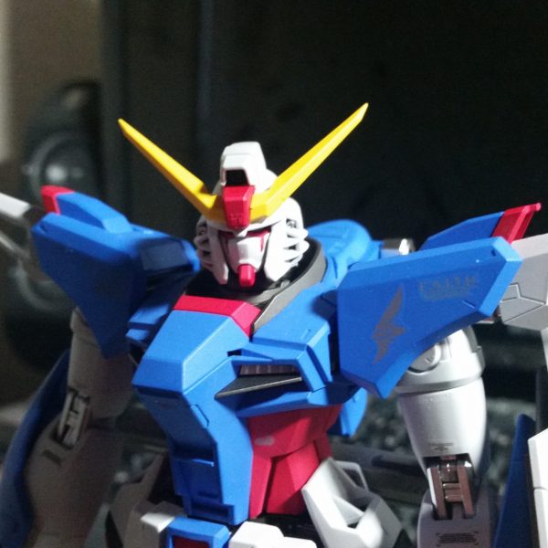 デスティニーガンダム