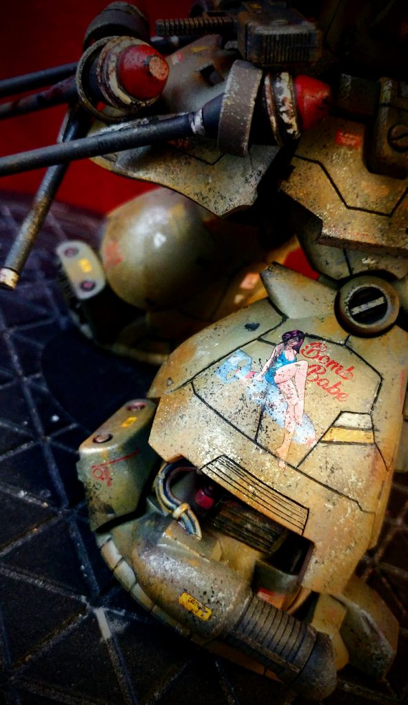 足首のチラ見えとノーズアートに注目して欲しいです。