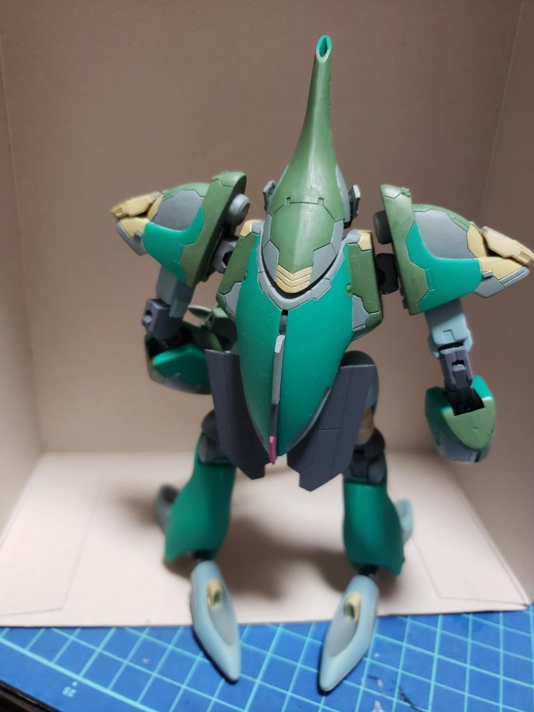 なにやら羽らしきものが生えている…?