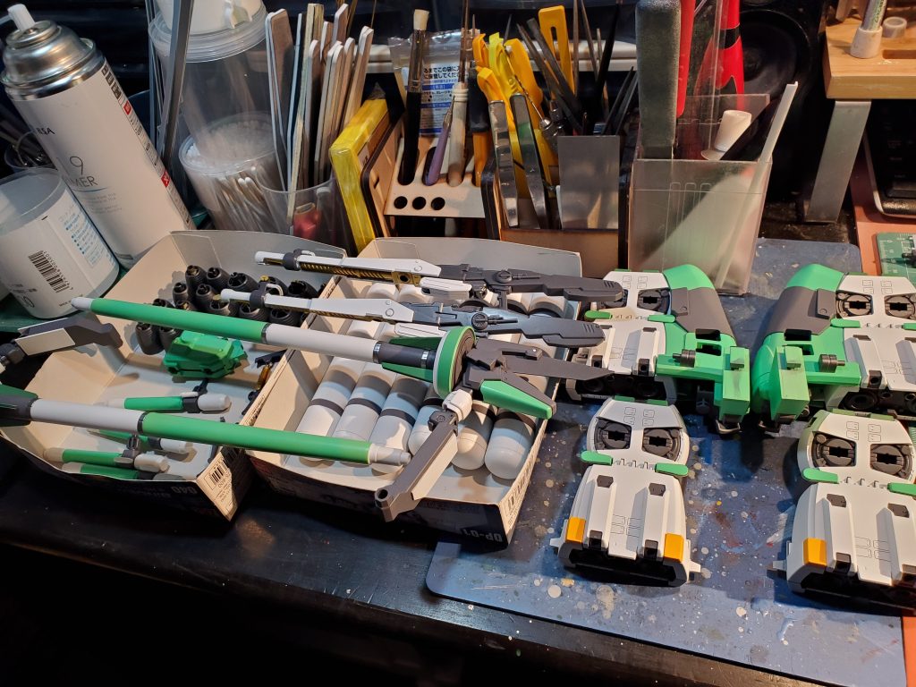 デカール貼りのまえです。