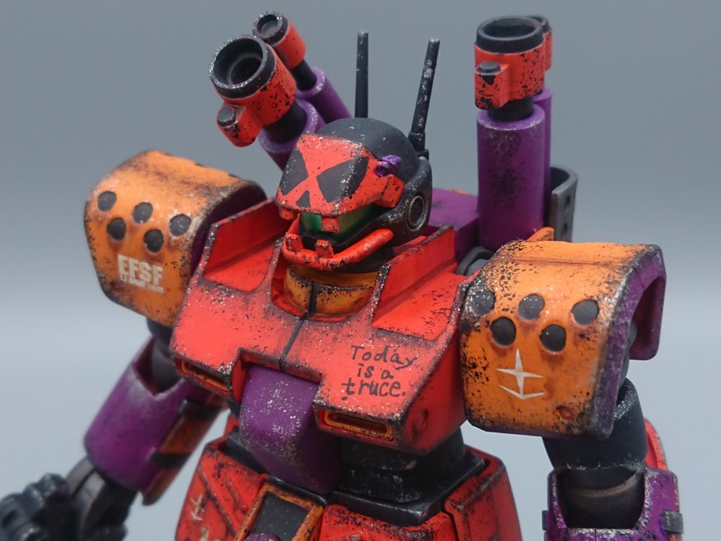 頭部はジャック・オー・ランタンをイメージしてプラ板で改造。左胸には「Today is a truce.」今日は(ハロウィンだから)休戦だ。という文が書かれています。