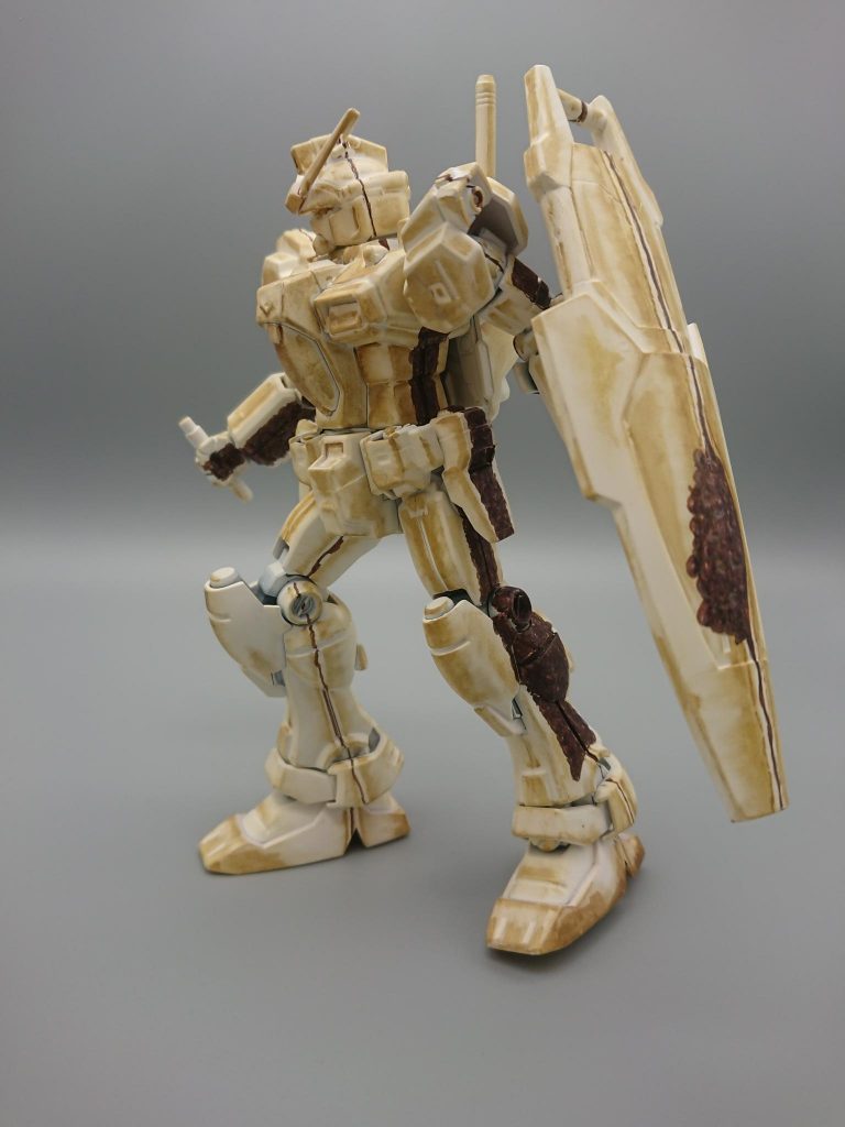 側面の内側は、中身の小倉あんが見えるようにしています。