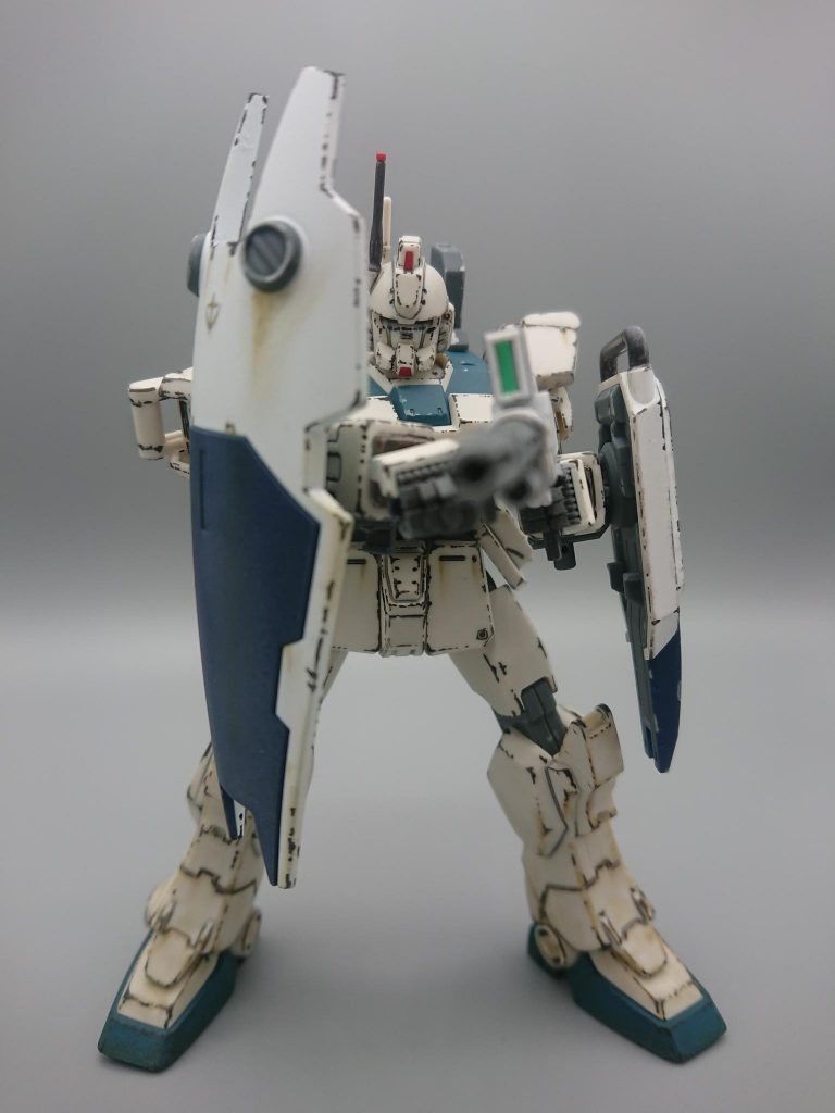 ユニットカード:ガンダムEz-８ウェポンカード(右):ビームライフル(Ez-８)ウェポンカード(左):シールド(ジムスナイパーⅡ)カスタムカード:インパクトレジステッドジャケット(格闘攻撃受けダメージ減。ユニット表面上に変化無し。効果として装着。)パイロットカード:シロー・アマダ