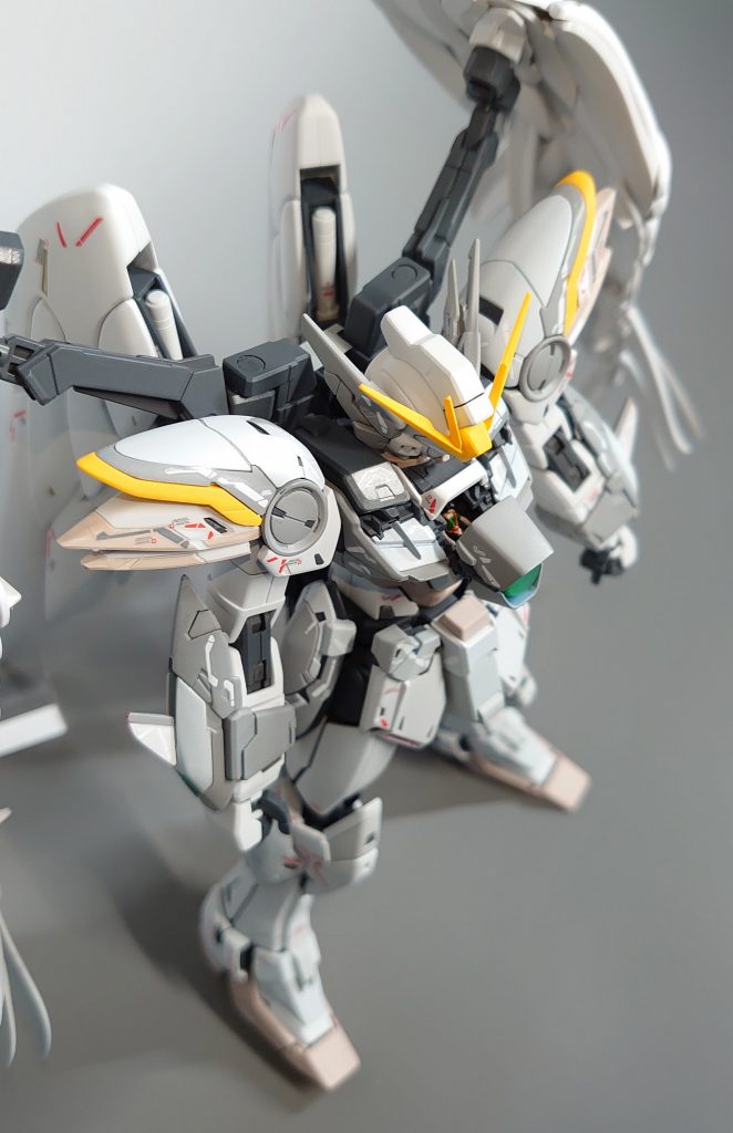 パイロットパーツのヒイロ・ユイもしっかり塗り分けています。