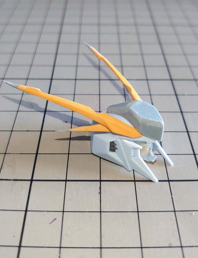 トサカを1mmプラ板にて拡大しアンテナも0.5mm延長