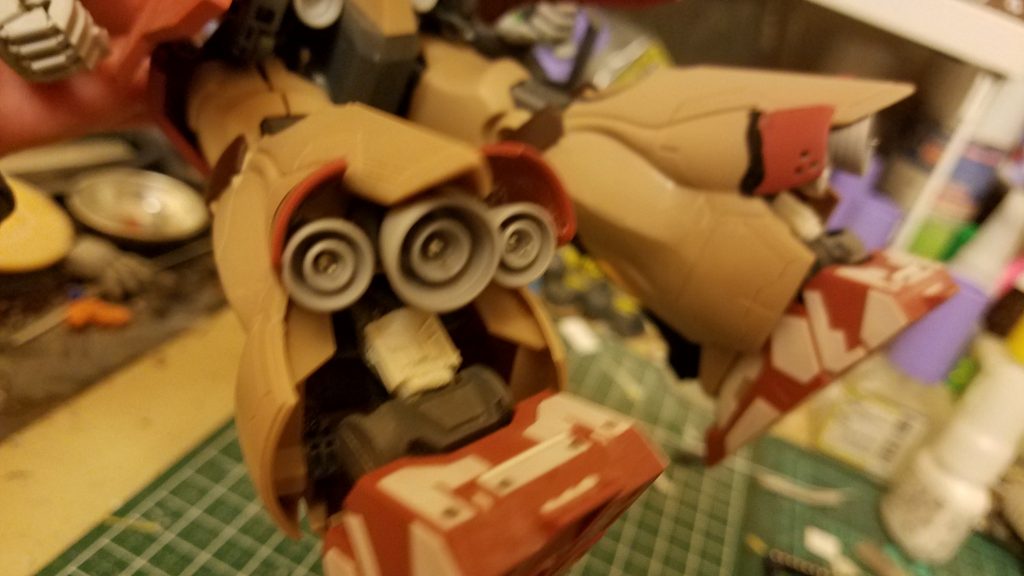 メッサーのバーニア系も小さく感じられたのでガンダムディテールのバーニアシリーズに全て変えましたそれに伴い足元のバーニアカバーを延長させてあります