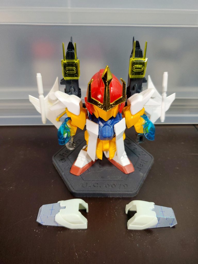 號斗丸の前掛け移植後。肩は鎧を削って箱組んでみたものの、形になるんかコレ？と迷走中