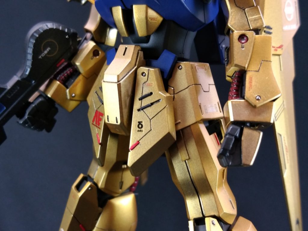 デカールとメタルボール貼り付けてプラ棒でレッドポイント追加です。