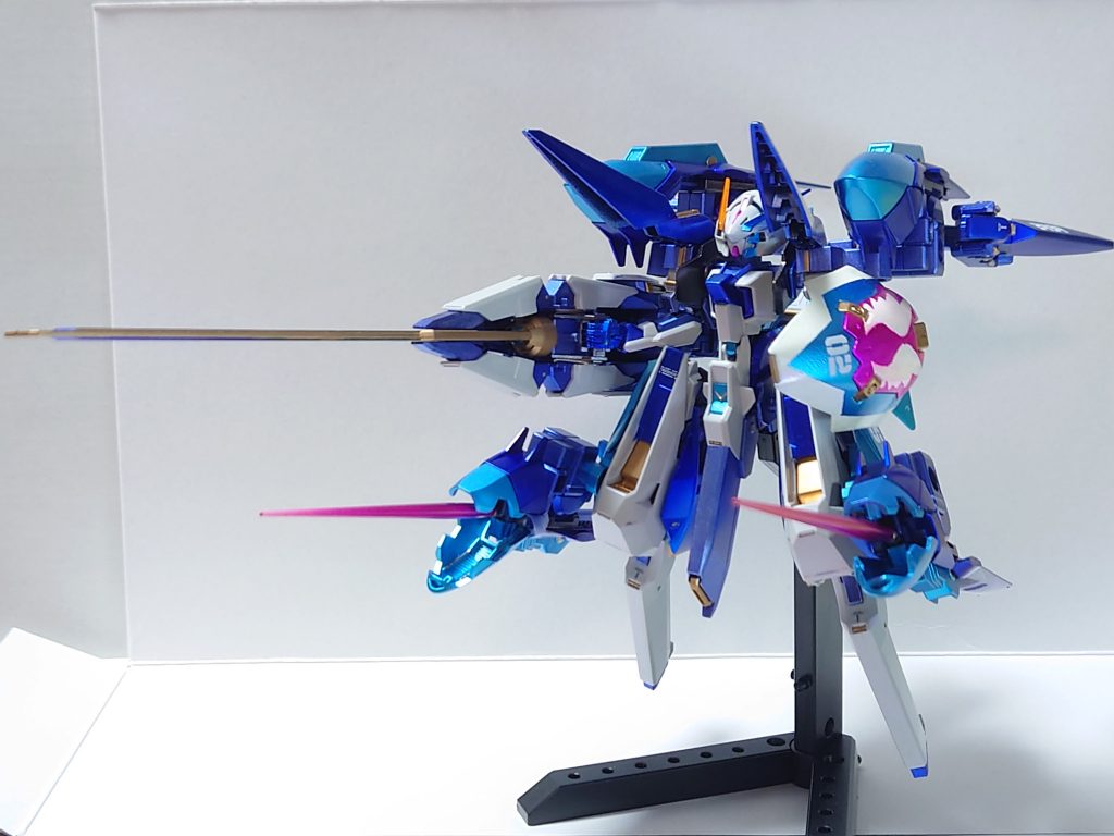 各強化の基本となるラー形態です。華奢さと武装盛り感のバランスがよく個人的に一番好きです。この形態を作るために制作したといっても過言ではない。