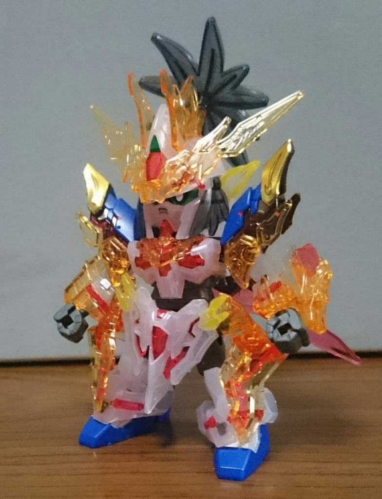 ・劉備ユニコーンガンダム何故か共通パーツを除いて、唯一青いパーツだけがクリアではないという中途半端なクリアっぷりの劉備ほんと、なんで青だけ通常の成形色なんスかね…