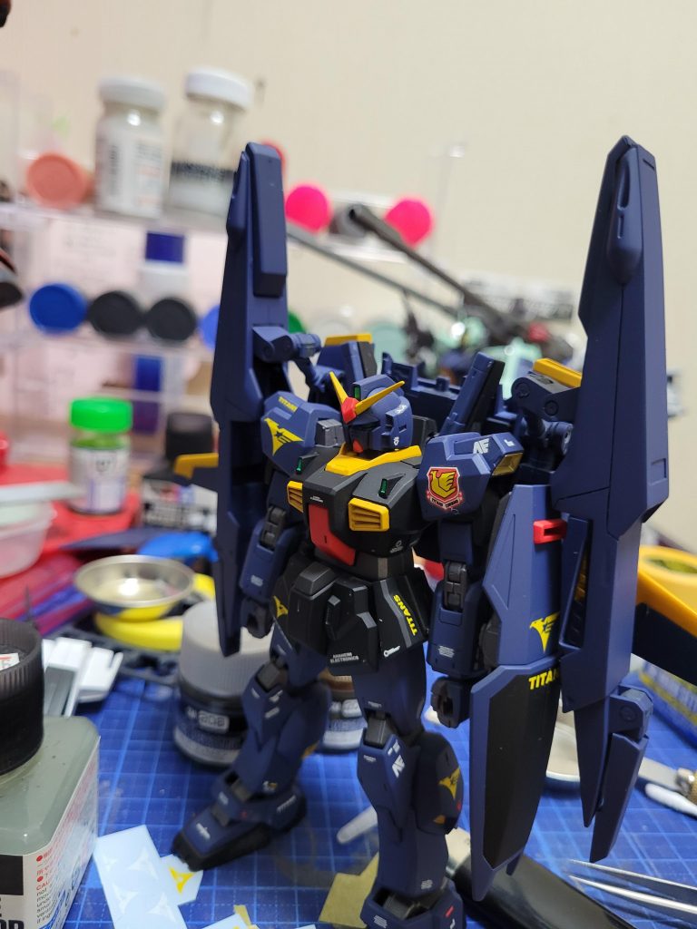 左前から。脚のデカールがなかなか上手くいったのがポイント。どこから見てもかっこいいなぁ(アングル左前しかなくてごめんなさい…)