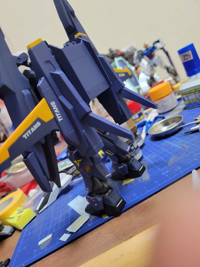 Gディフェンサーと背面マークIIはコテコテにデカール貼ったので、あっさり目に。(テーブルは片付けて写真撮りなさい。怒←)