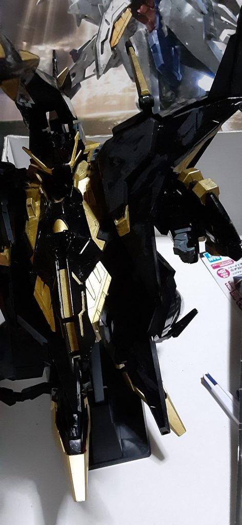 メガ粒子砲を放つシーンです。可動範囲が制限しており、これ以上上がりませんけど、なんとかメガ粒子砲の打つ構えが出来ました。因みに、このペーネロペーも切り替え式でイージスの搭載しているスキュラに切り替える事が可能です。このスキュラの威力はローエングリ－ン並の威力を持ってます。貫通力も通常以上の威力を持ってます。