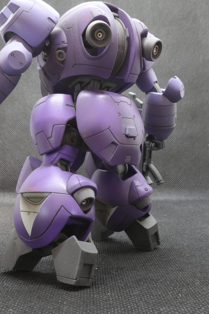 ふくらはぎのスラスターは後ハメできなかったので組んだあとに筆塗り。メカサフ筆塗りしやすいことが判明！