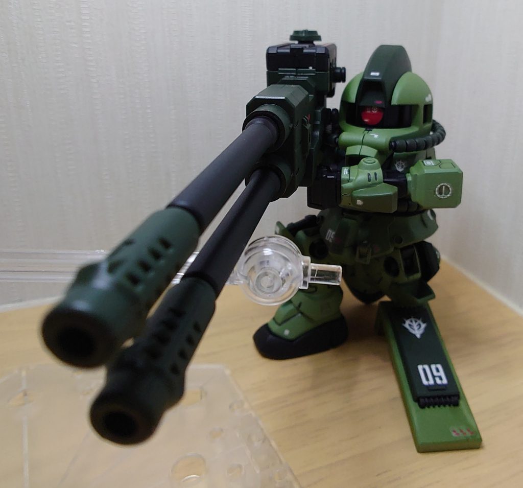 等身を変えたおかげで折ひざで長距離砲撃体制(ぽい)格好も出来ます。