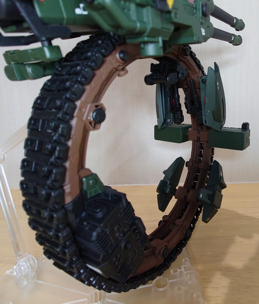 ハンドル等が収納されている部分を見ていただきたかったのですが...色合い暗くて良くわりませんね(笑)