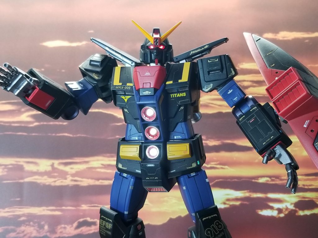 ブラックはEXブラックに１滴だけエボガンメタをいれてほんのりパール表現。ブルーは今回もティターンズブルーを使用しました。