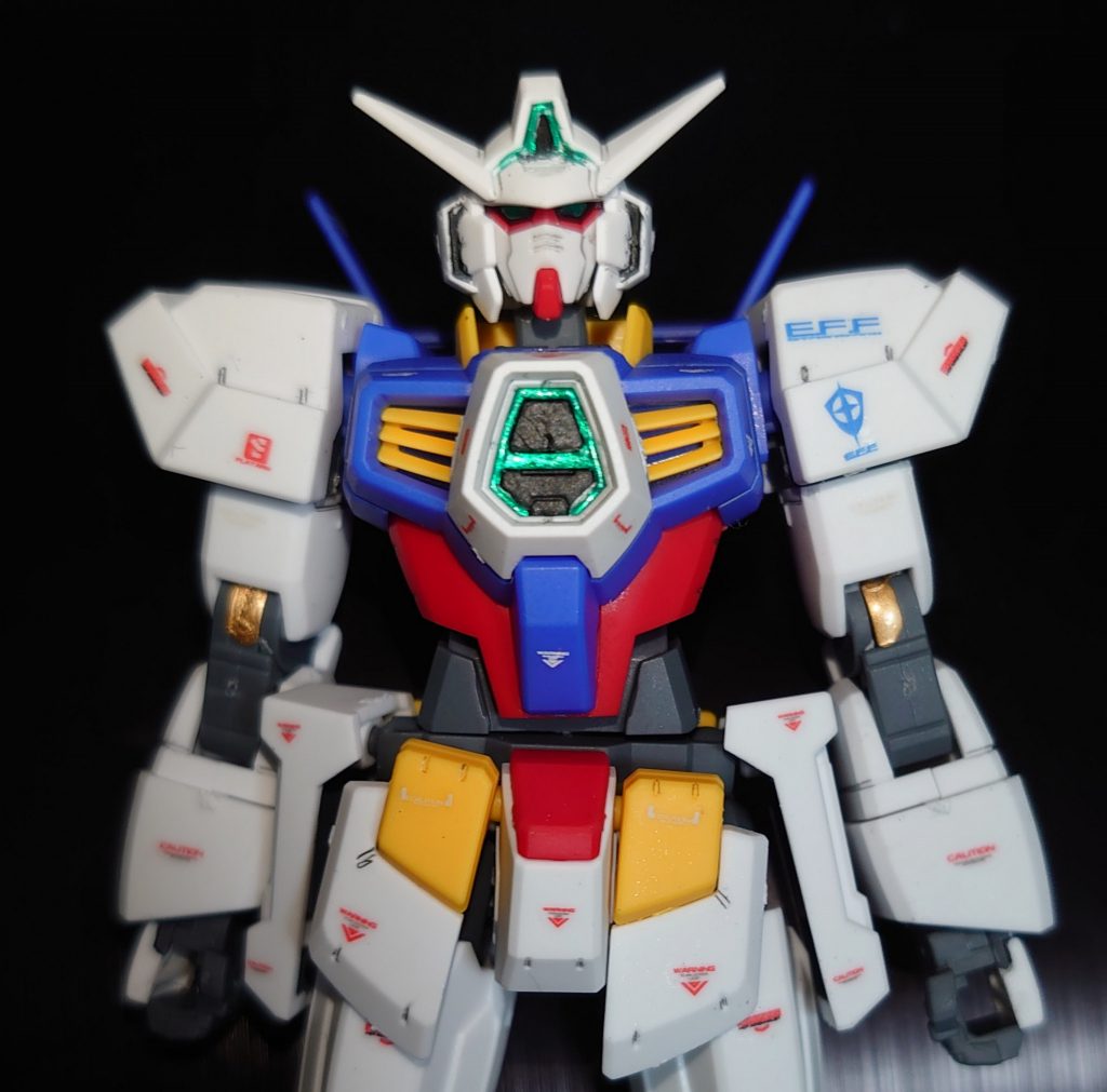 胸部センサーはタミヤのシルバーリーフの上からGXメタルグリーンを重ね塗り、最後にグロス仕上げにしています。