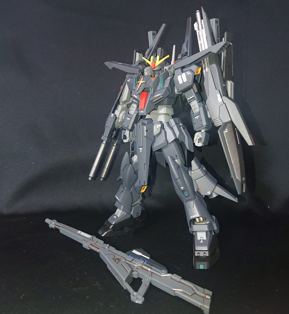 RX-178-00 Tempest Callerアクシズ、エゥーゴ、ティターンズ、三つ巴の戦闘が始まるなか、シロッコの動向を懸念したティターンズ高官が極秘裏に開発したマーク2のカスタムMS。元々解体予定だった一機をアナハイムエレクトロニクスの協力のもと強化されている。高「中尉、君を呼んだのは他でもない、シロッコの動きは我々にとっても脅威となる。機体は準備してあるが、あくまでも悟られず、彼が不利になるよう戦闘に参加してくれたまえ。あのエゥーゴの若者も劣勢を強いられてるようだが…。」ジェ「たく、上官だからといって無茶言いやがる。……ガンダムか…、皮肉なもんだな…。カミーユ、世話のやけるお姫様だぜ。テンペスト・コーラー、出る!」