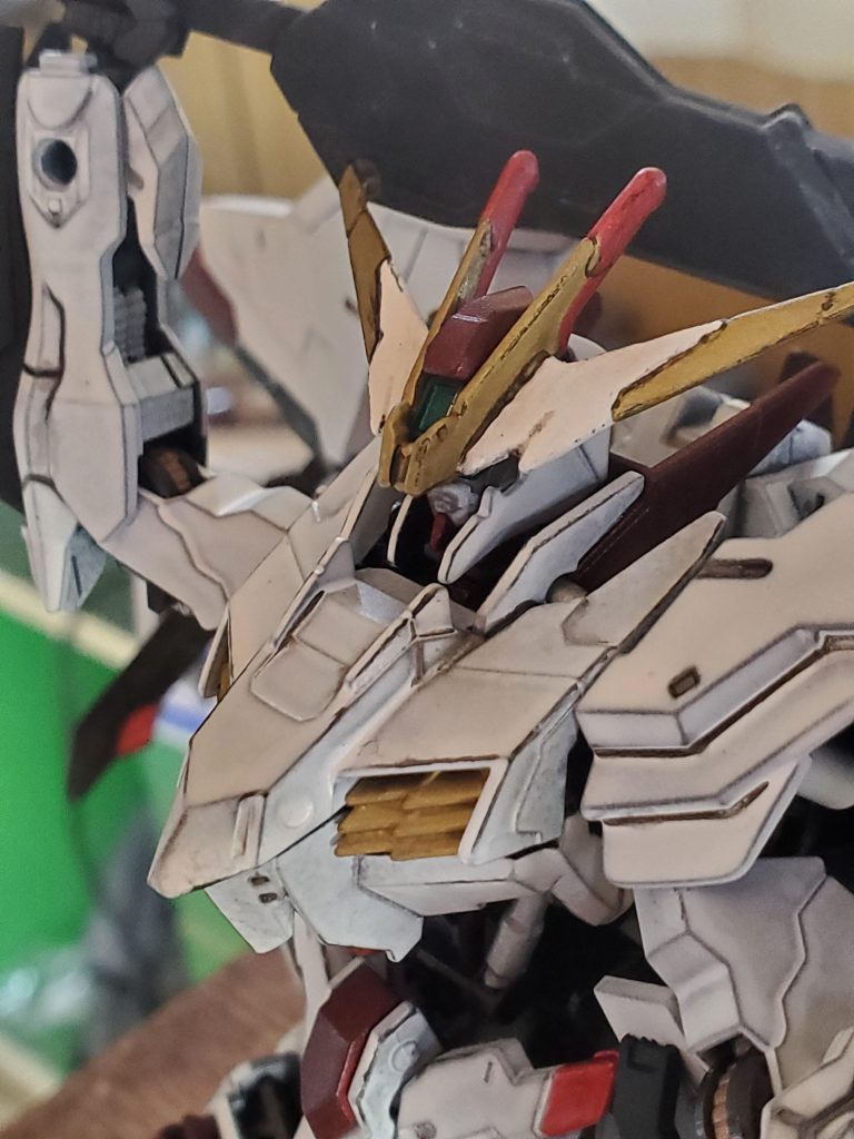 マスターガンダムっぽい悪そうな顔付きですね