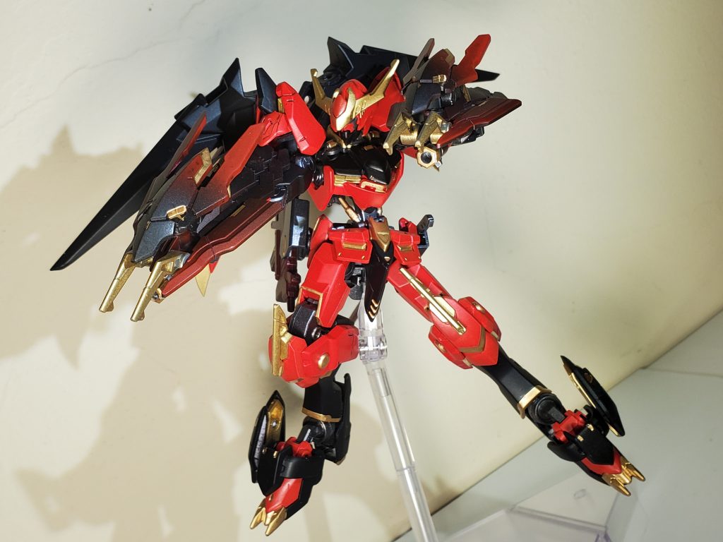 ドラゴンヘッドがスライドするので、撃ったり、切ったり、殴ったり用途ごとに使い分けできます。