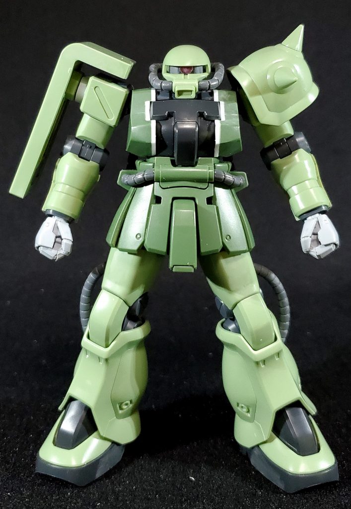 元キットの上半身は立ち絵や設定画に倣ってスリムな形状で纏められており、ロボット魂等もこれに倣って造形されています。しかし、アニメの作画ではかなりゴリラに描かれており、非常に力強い作画になっています。