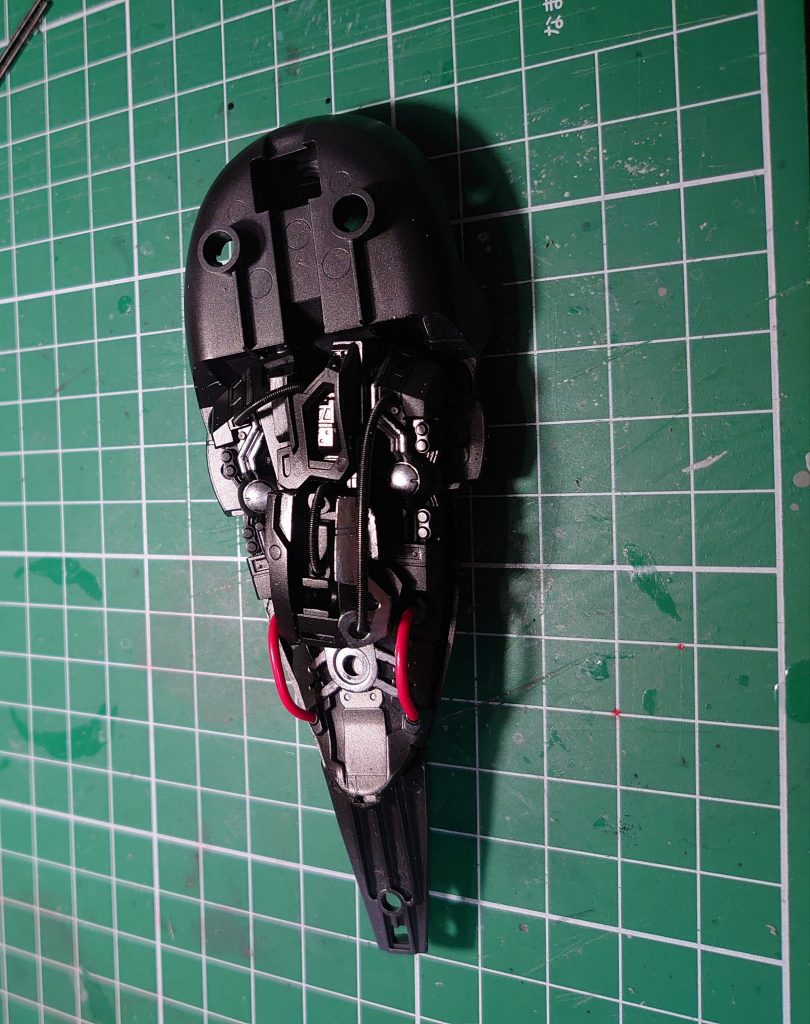 ジャンクパーツをそれっぽく盛り付けて