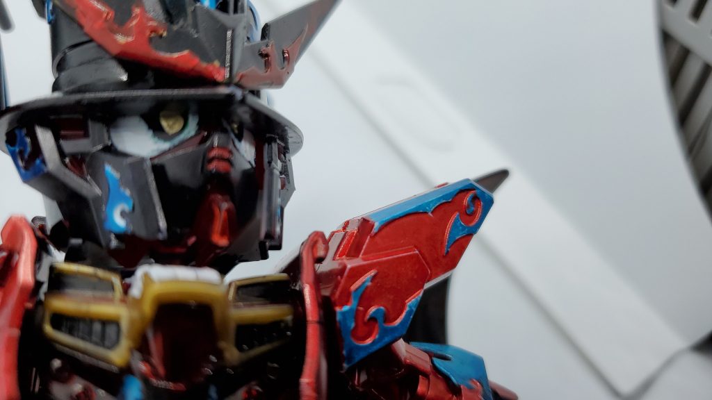 ちなみに金色の目はペルソナ覚醒時のシャドウの瞳から。ご覧いただきありがとうございました!